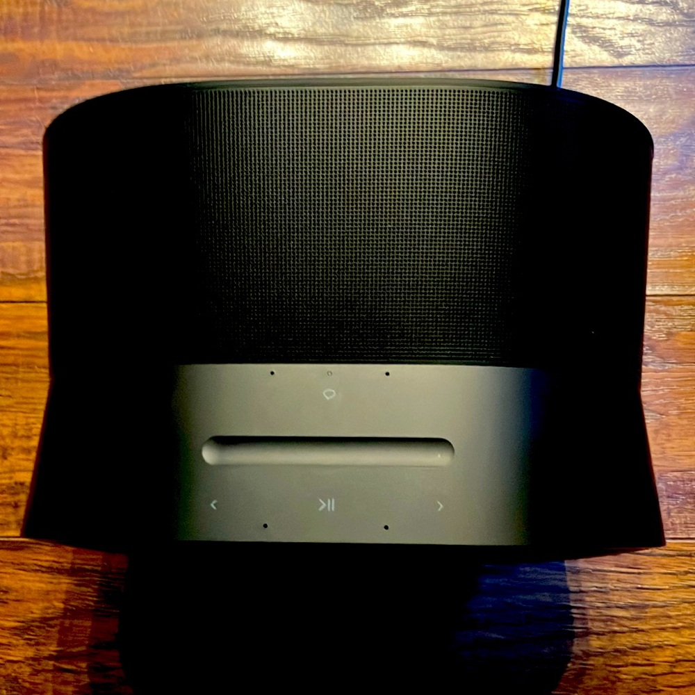 COPY - Sonos Era 300 Speaker, BRAND NEW, with manual
